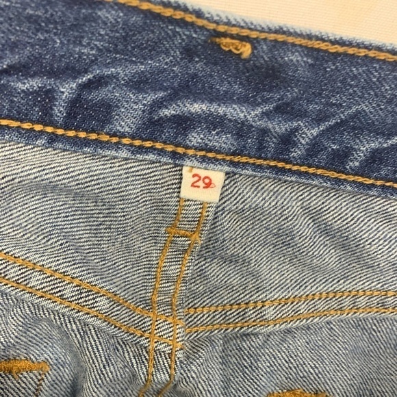 Levi’s Distressed Raw Hem Mini Skirt Size 29 - Picture 4 of 8